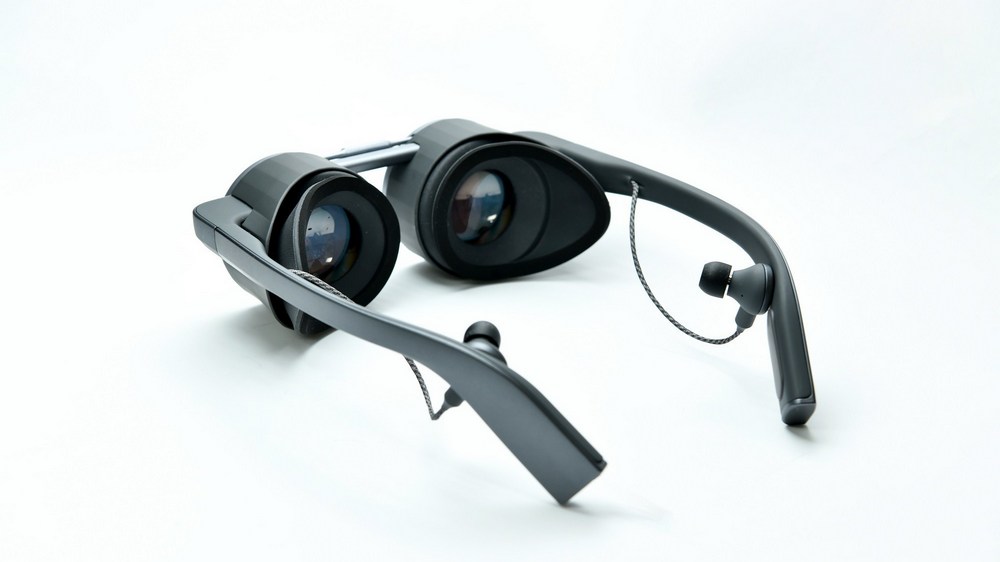 VR очки от Panasonic, посмотрите в очки