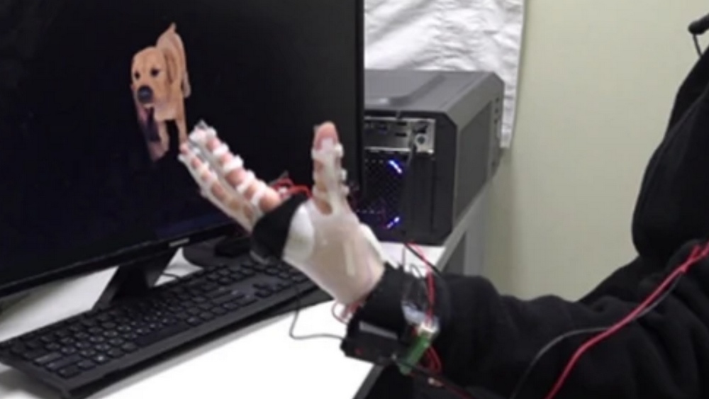 A new VR-glove for realistic sensations of heat and cold