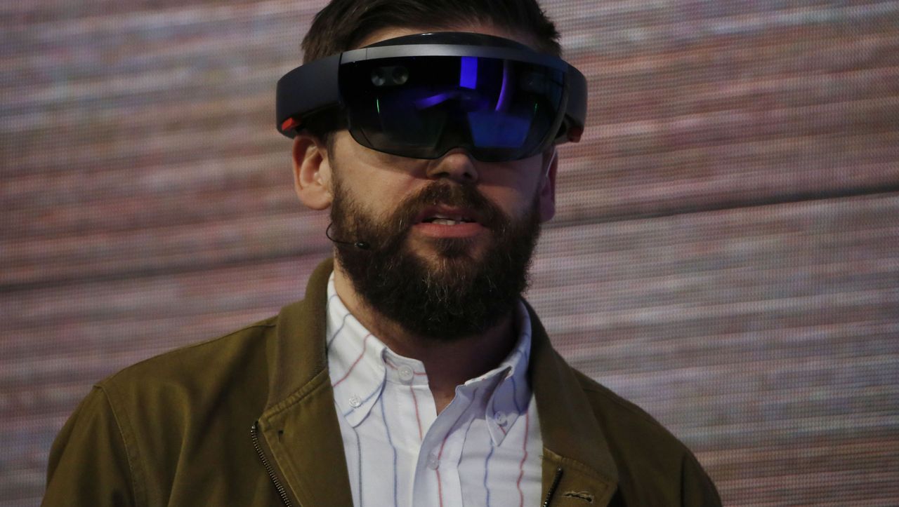 Microsoft's Holo-glasses becomes a reality