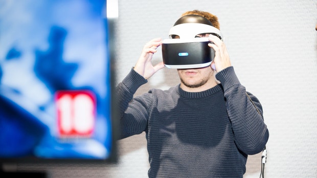 Playstation-head: Virtual Reality takes time