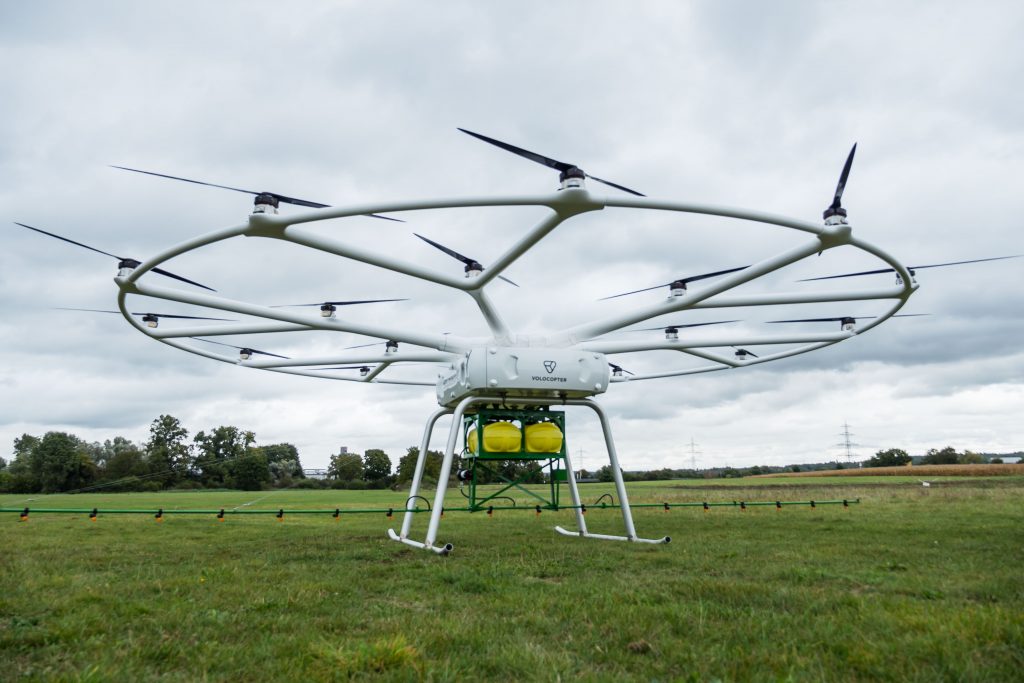 Voloccopter ist mit seiner Lasten-Drohne „VoloDrohne" eine Kooperation mit John Deere eingegangen.
