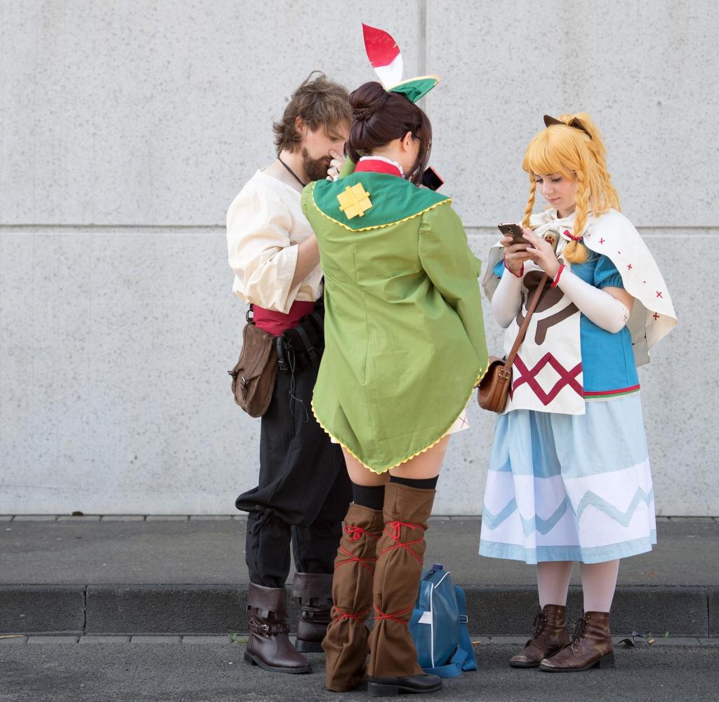 Cosplayers are together on 18.08.2016 at the game fair Gamescom in Cologne (North Rhine-Westphalia). The fair for computer games will take place from 17 to 21 August 2016 in Cologne. Photo: Marius Becker /dpa + + + (c) dpa - Bildfunk + + +
