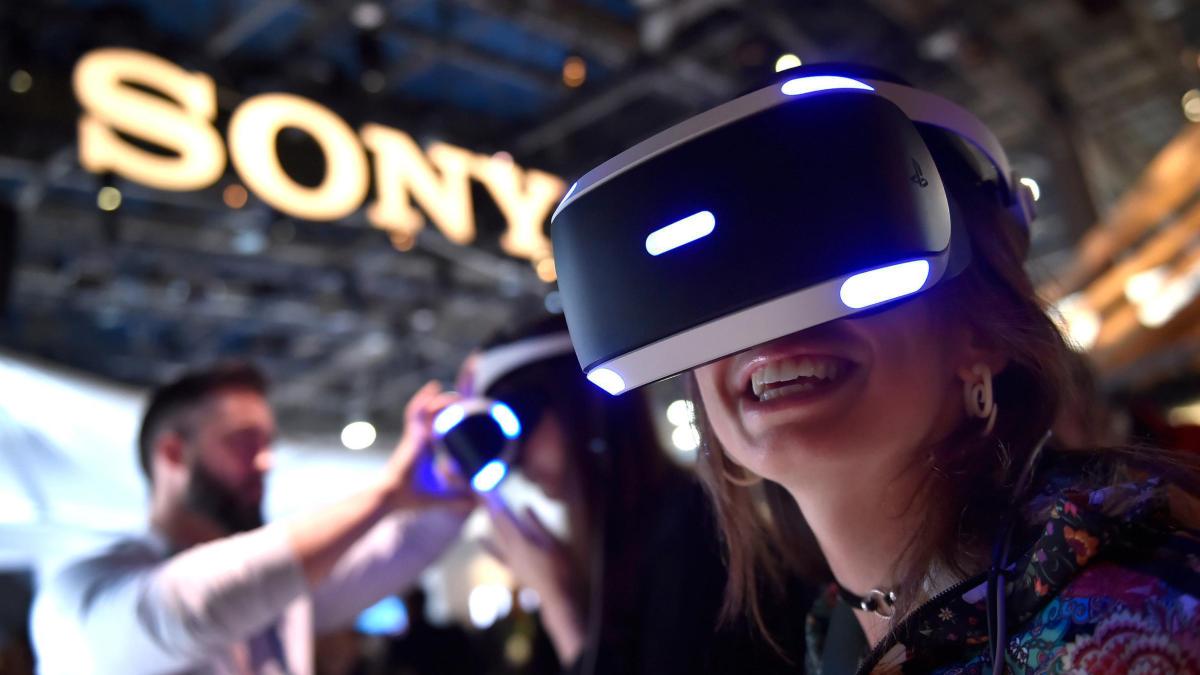 With these glasses, Sony fuels the dream of virtual reality