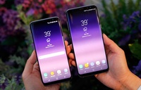 S8 and S8 + © Engadget
