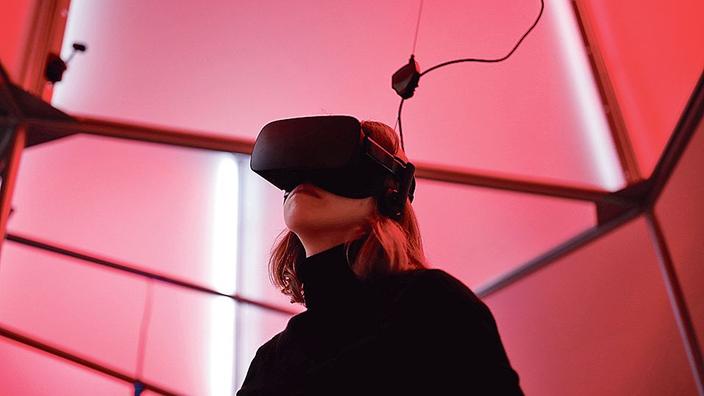 An uncertain first Christmas for virtual reality
