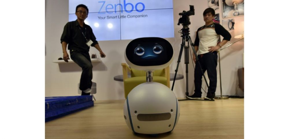 Zenbo, petit robot blanc de la société Asus, le 31 mai 2016 au Computex de Taipei