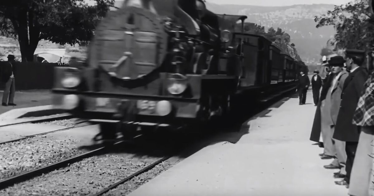 
    AI makes it possible to reproduce in 4K 'The arrival of a train in La Ciotat station' by the Lumière brothers
