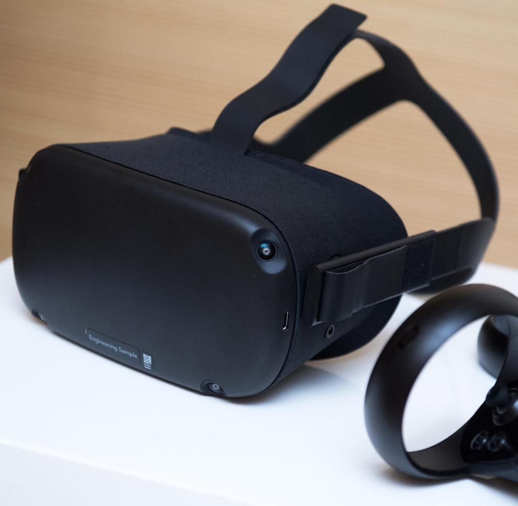 ARCHIVE - On the topic service report by Benedikt Wenck from July 16, 2020: With prices starting at around 450 euros, the Oculus Quest VR glasses are probably the cheapest VR entry at the moment. Photo: Andrea Warnecke/dpa-tmn - Free of charge only for recipients of the dpa theme service +++ dpa theme service +++